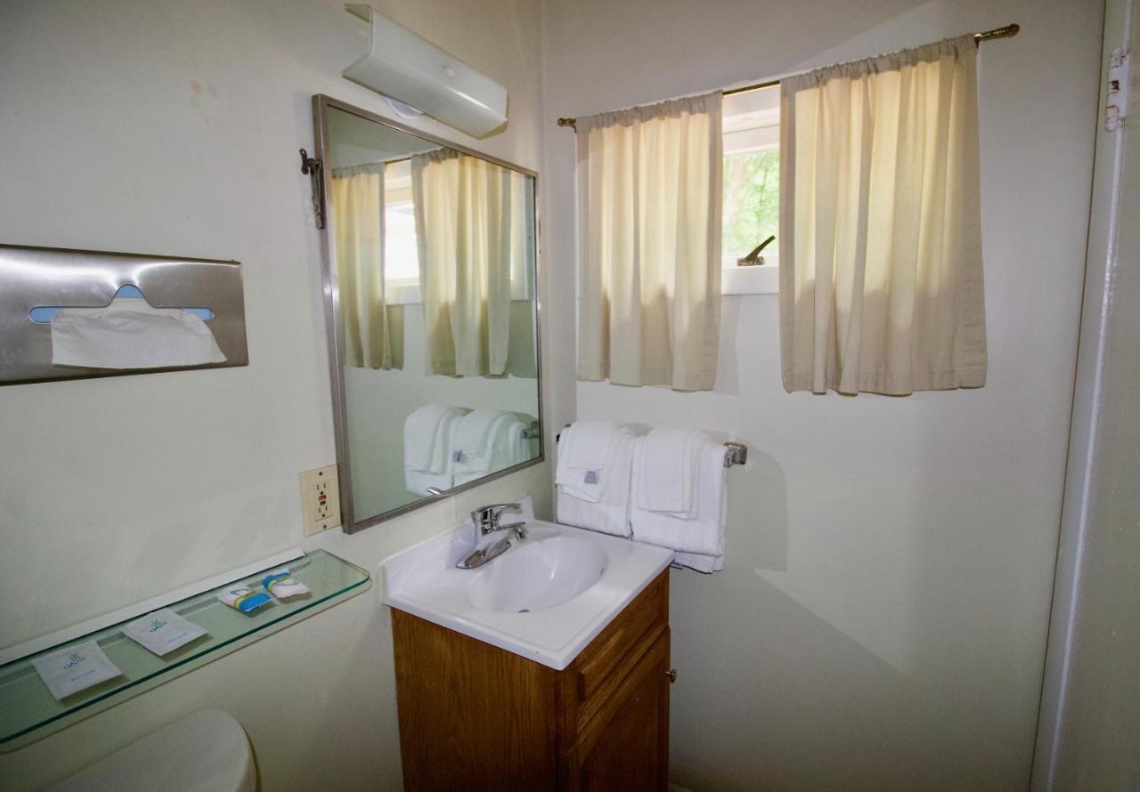 Oakdell Motel Waterford Ct Екстериор снимка