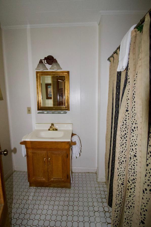 Oakdell Motel Waterford Ct Екстериор снимка